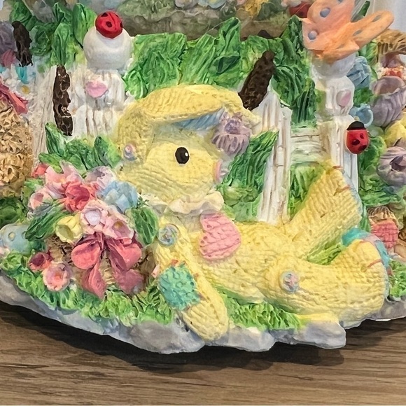 Easter/Spring Musical Water Globe Easter Bunny Water Globe - Picture 11 of 17